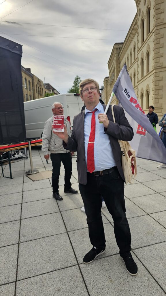Die PARTEI Saar bei der BSW-Veranstaltung – Foto 2