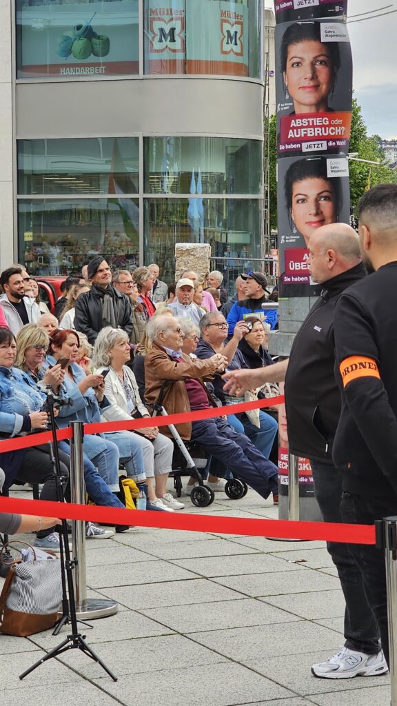 Die PARTEI Saar bei der BSW-Veranstaltung – Foto 4